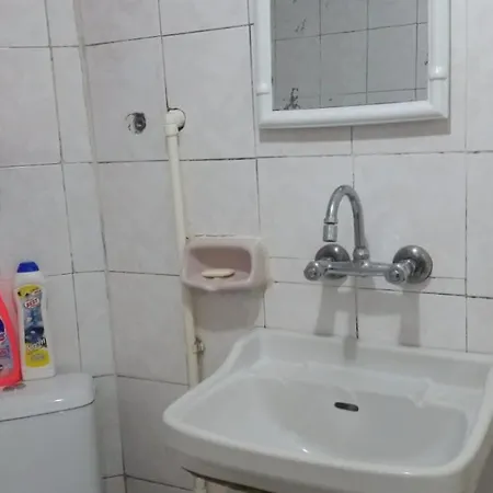 Private With Balcony In Gungoren Pansiyon İstanbul