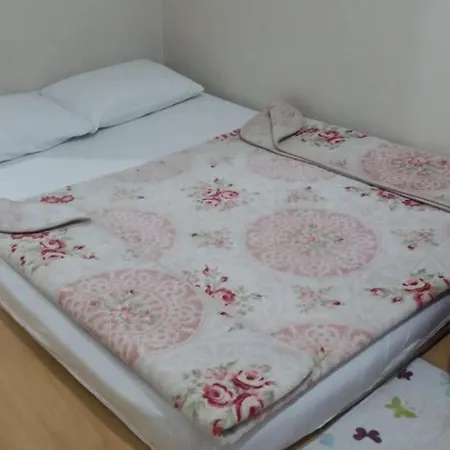 Pansiyon Private With Balcony In Gungoren İstanbul